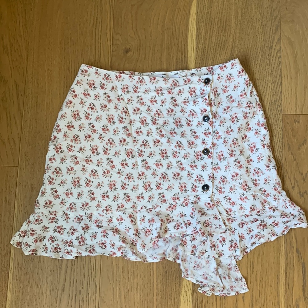 Hollister Floral Skirt Size Medium